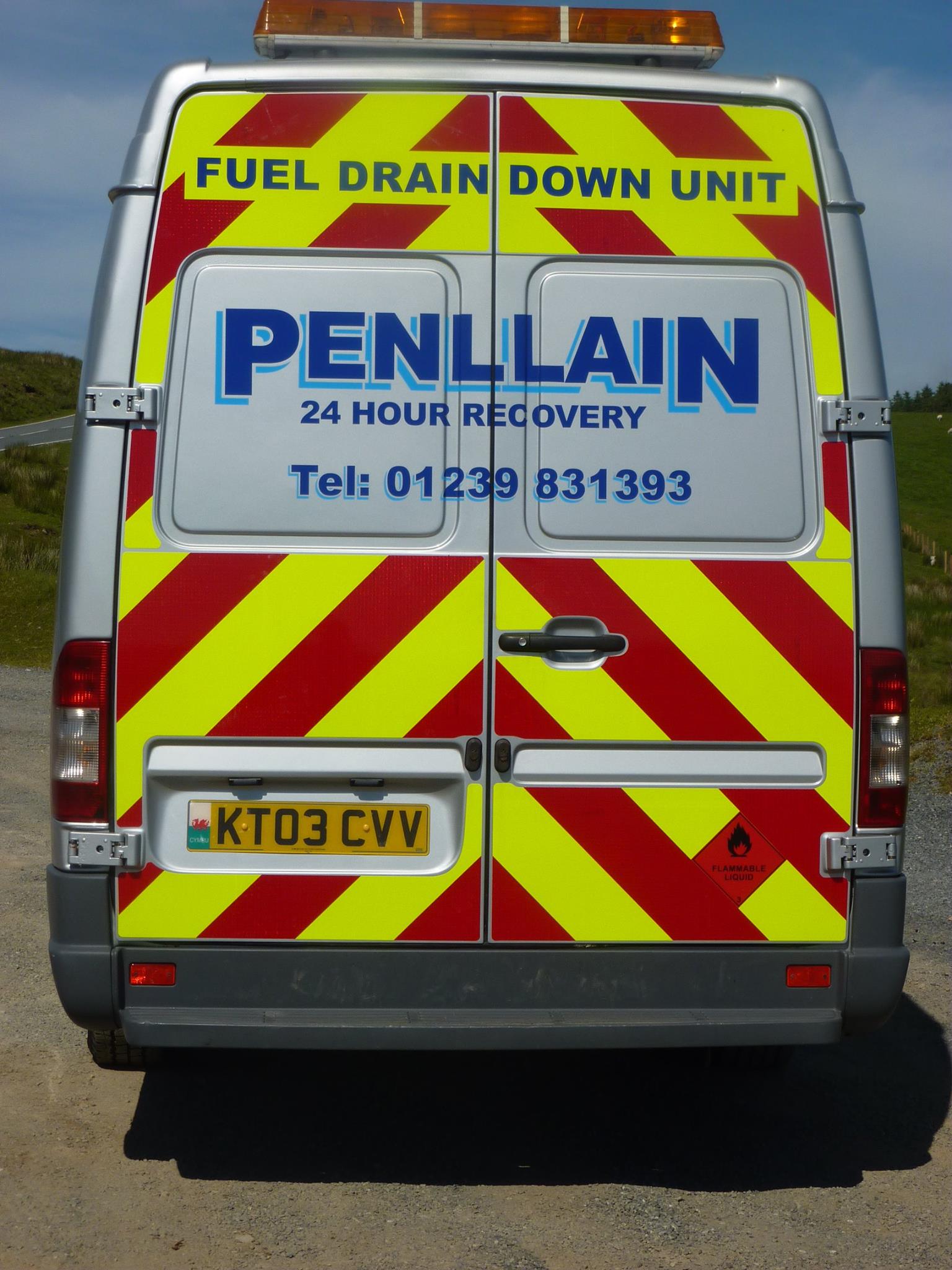 24-Hour Vehicle Recovery | HGV Recovery | Light Recovery | Mobile Fuel Draining | Vehicle Repair Shop | Penllain Garage | Vehicle Recovery in Pembrokeshire, Carmarthenshire & Ceredigion