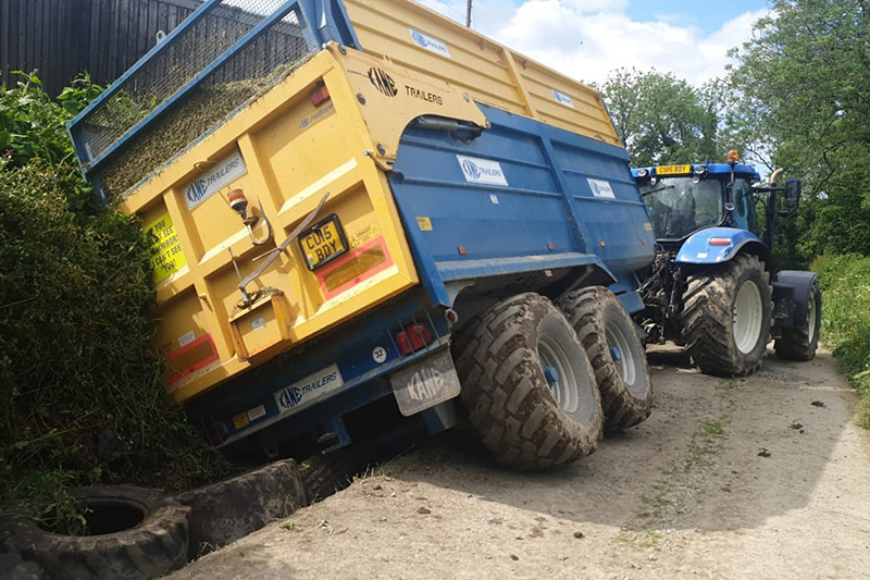 24-Hour Vehicle Recovery | HGV Recovery | Light Recovery | Mobile Fuel Draining | Vehicle Repair Shop | Penllain Garage | Vehicle Recovery in Pembrokeshire, Carmarthenshire & Ceredigion