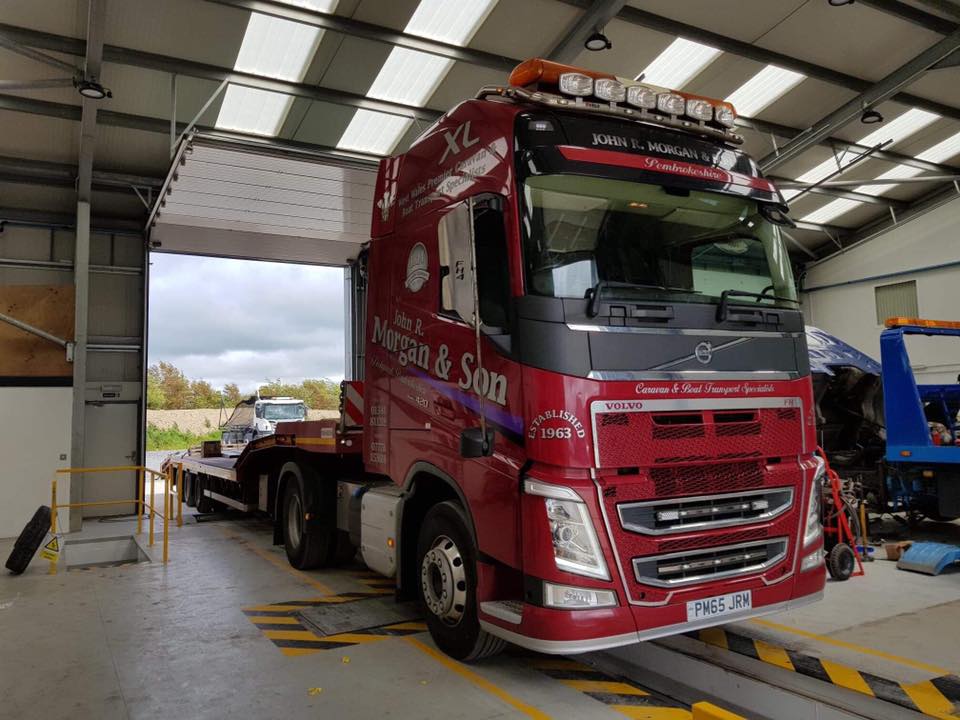 24-Hour Vehicle Recovery | HGV Recovery | Light Recovery | Mobile Fuel Draining | Vehicle Repair Shop | Penllain Garage | Vehicle Recovery in Pembrokeshire, Carmarthenshire & Ceredigion